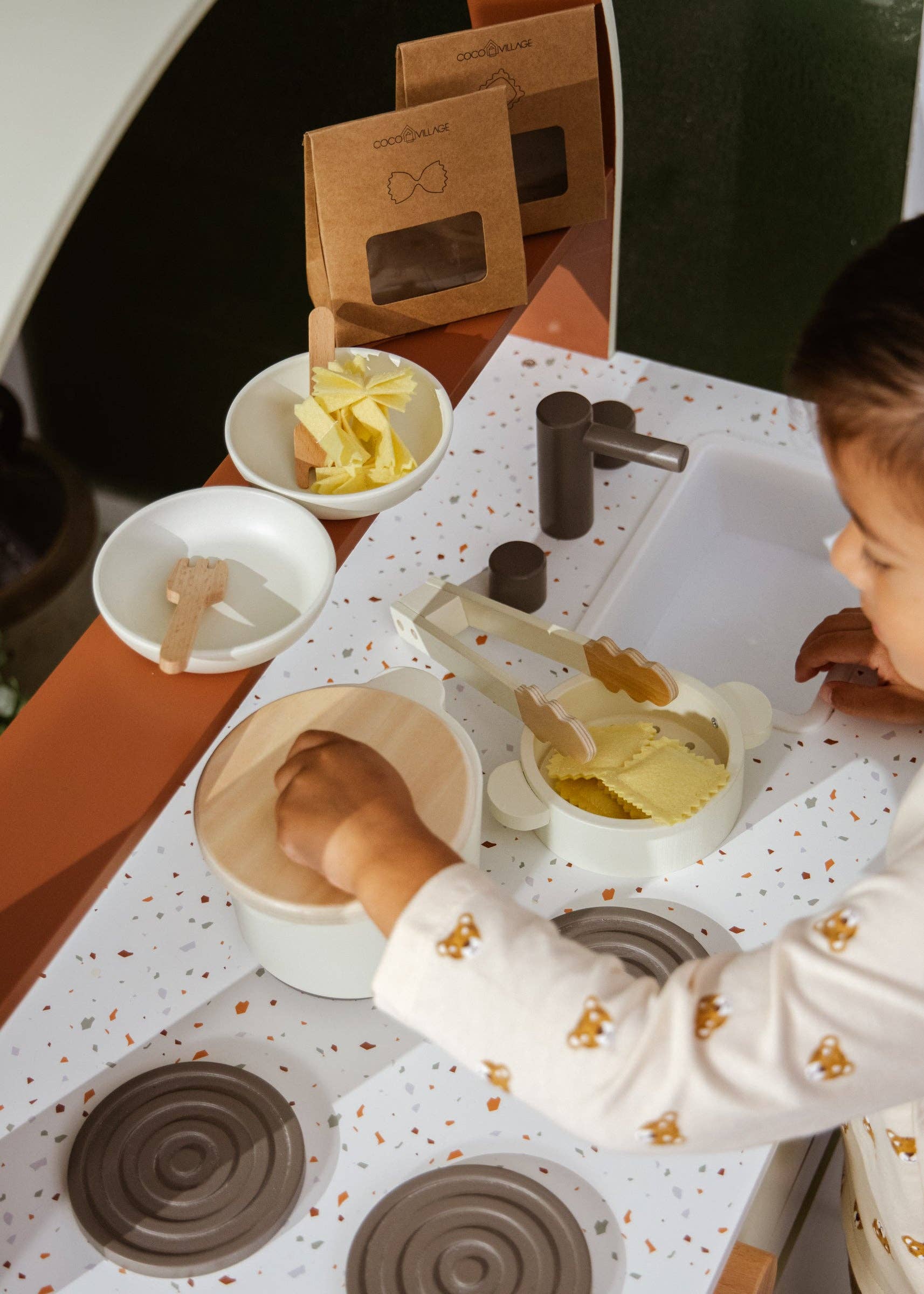 Houten Pasta Speelset | Complete keukenrolset met pan, vergiet en vilten pasta
