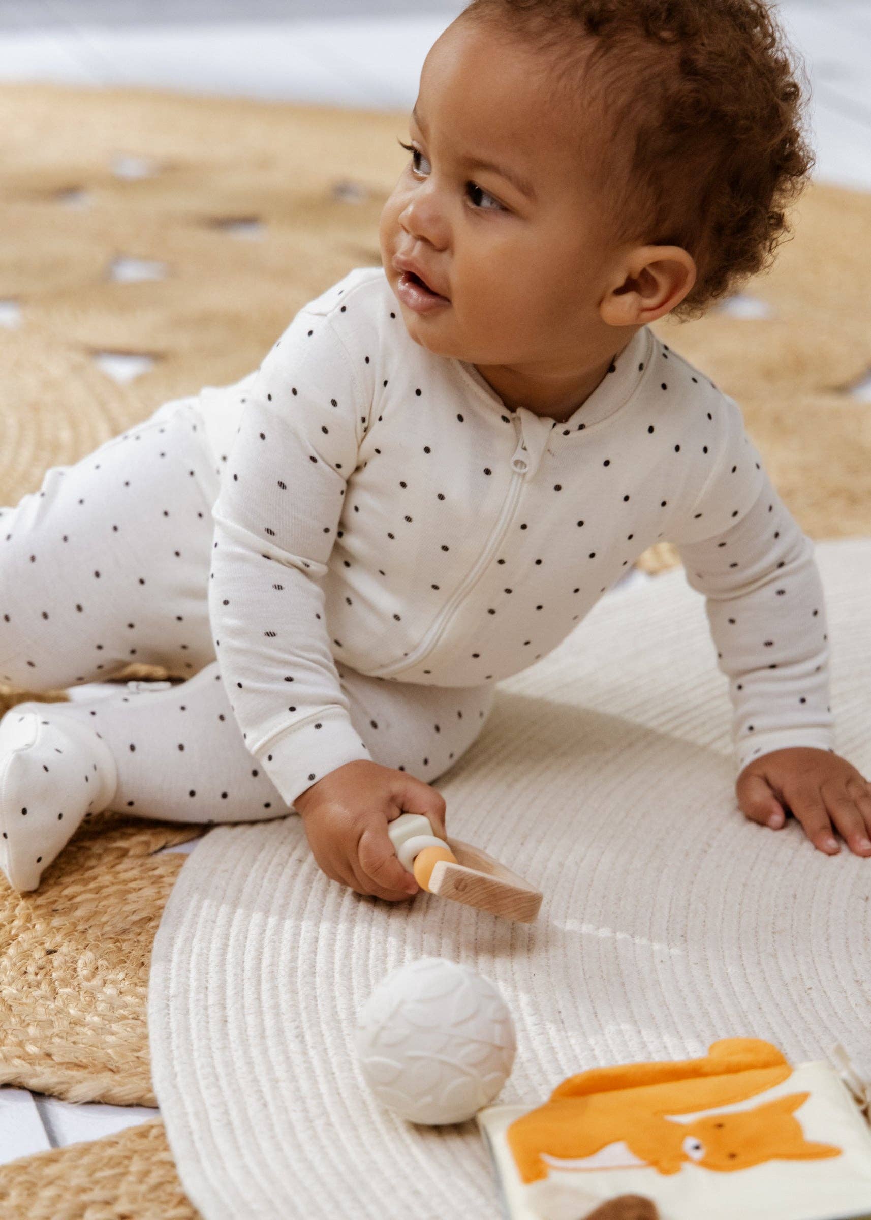 Baby First Toys Geschenkdoos | Met rammelaar, sensorisch boek en stapelspeelgoed